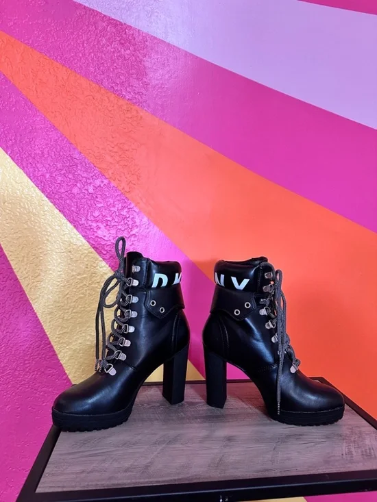 DKNY Black Leather Lace-Up Ankle High Heeled Boots Women's 6.5 - Picture 2 of 14